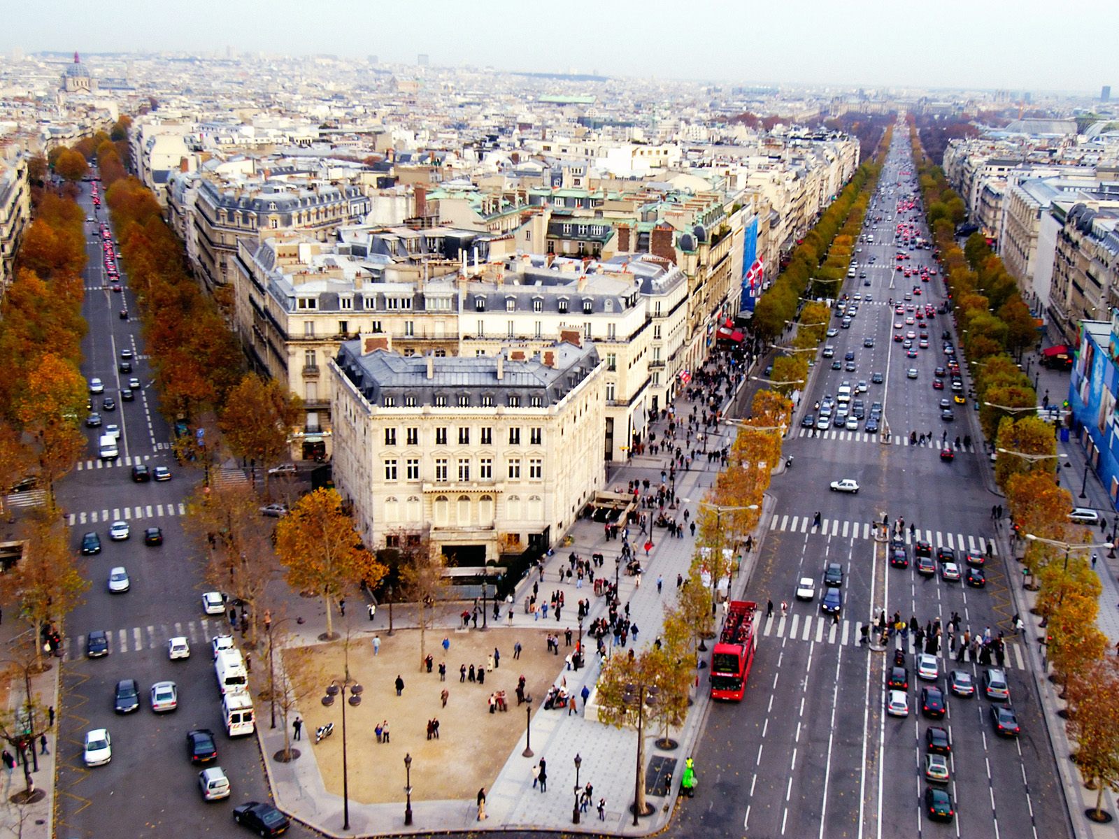 Đại lộ Champs Elysees.jpg